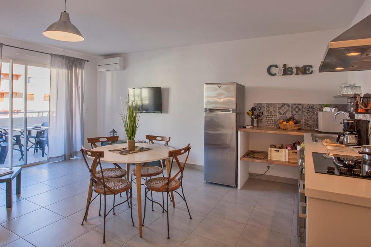 L'orangeraie Calvi Centre A 300m De La Et Du Port Parking Prive Apartment